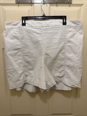 Women’s Cream loose Pull-On Shorts